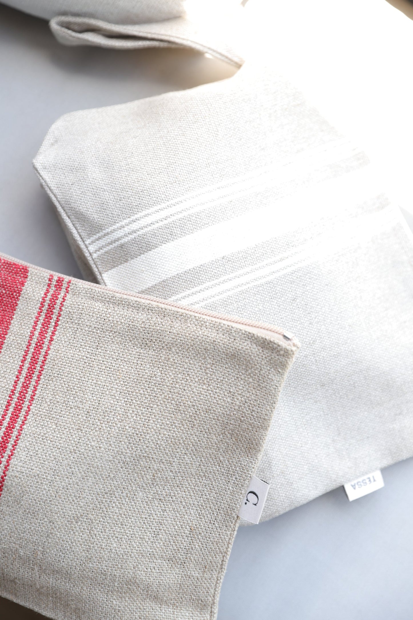 Pack Bata Lino + Cosmetiquero Líneas