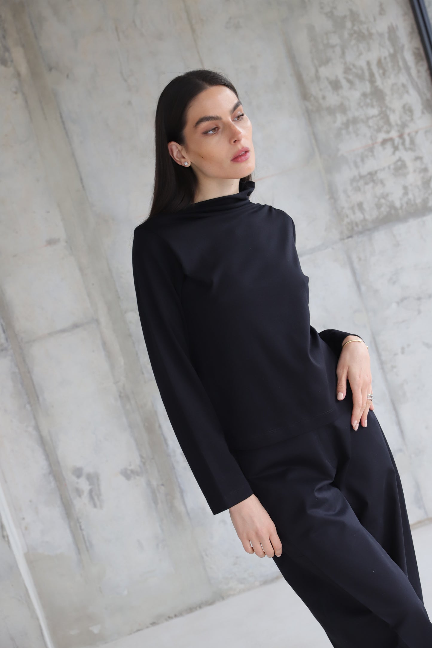 Polera Crisantemo Negra