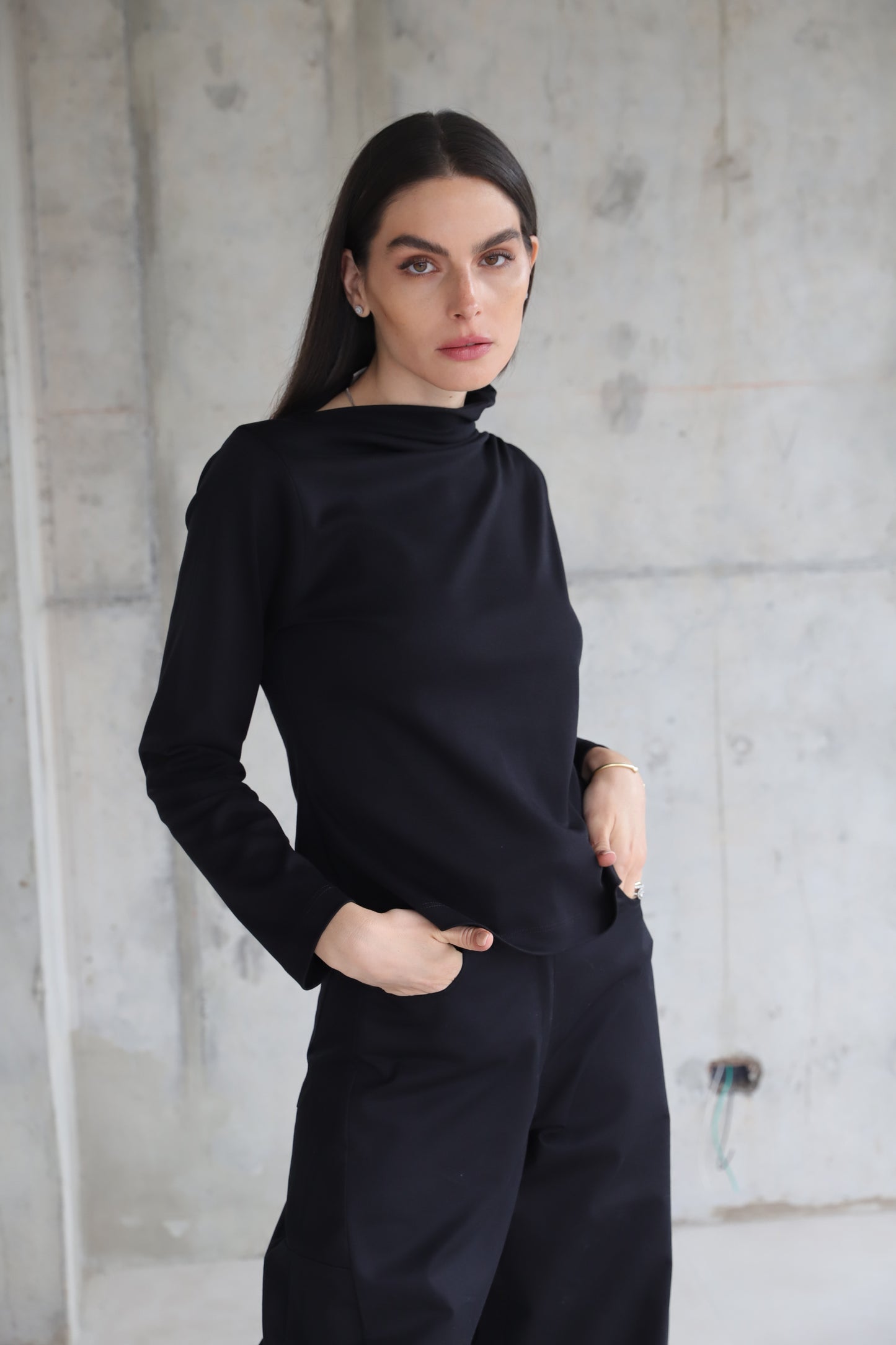 Polera Crisantemo Negra